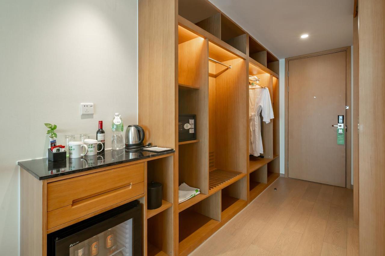 Holiday Inn Shanghai Hongqiao Central By Ihg Exterior photo