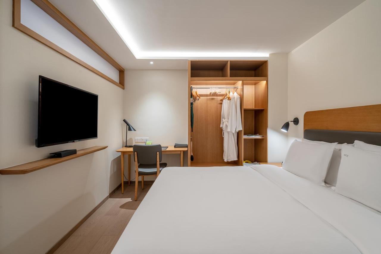 Holiday Inn Shanghai Hongqiao Central By Ihg Exterior photo