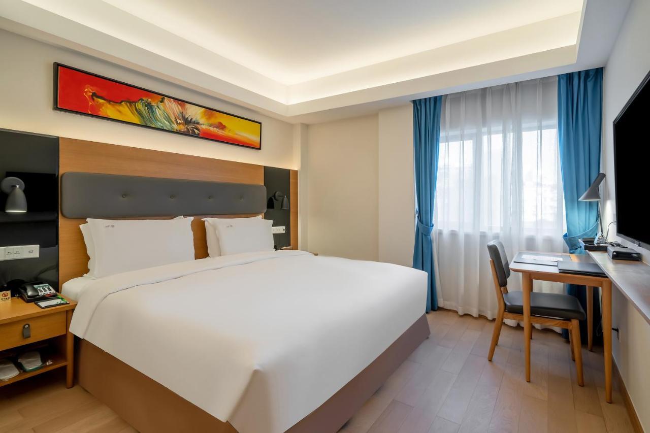 Holiday Inn Shanghai Hongqiao Central By Ihg Exterior photo