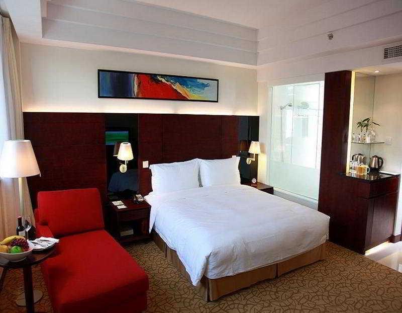 Holiday Inn Shanghai Hongqiao Central By Ihg Room photo